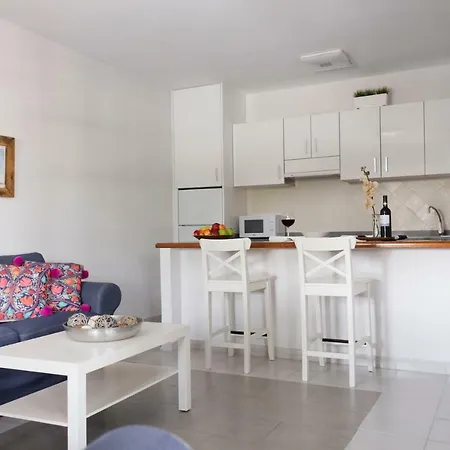 Playa Coqueto Junto Al Mar Playa Honda (Lanzarote)